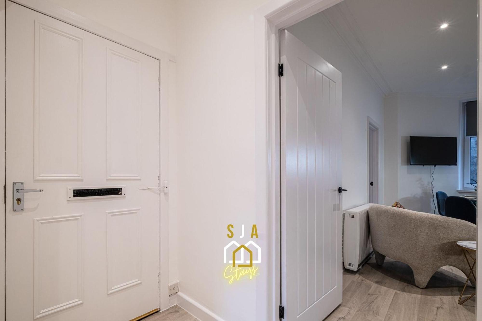 Holburn Hideaway - Sja Stays - Modern 2 Bed Apartment 阿伯丁 外观 照片